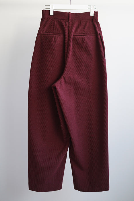 pelleq<br>W cord double tuck trousers<br>in beet