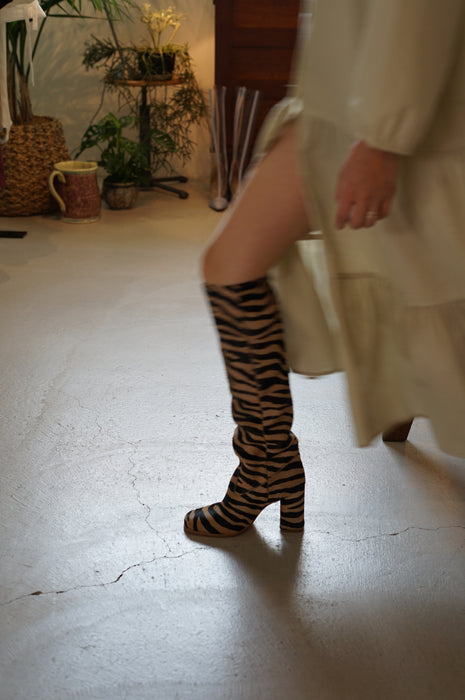 MARYAM NASSIR ZADEH<BR>ARCHIVES<BR><BR>ROMA BOOT ZEBRA