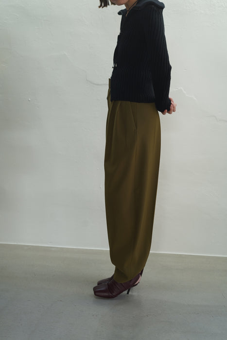 CRISTASEYA<br>DOUBLE PLEATED WIDE PANTS<br>in GOLD KHAKI