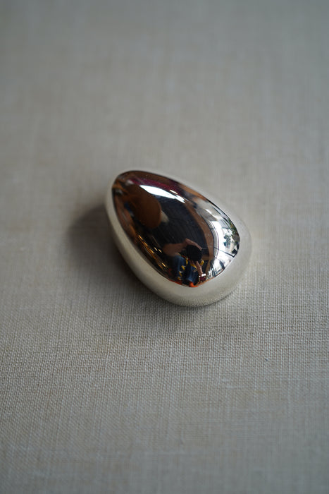 SOPHIE BUHAI<br>EGG BROOCH <br> <br>SOLD OUT
