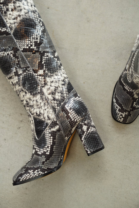 MARYAM NASSIR ZADEH<BR>ARCHIVES<BR><BR>ROMA BOOTS<BR><BR>in COBRA