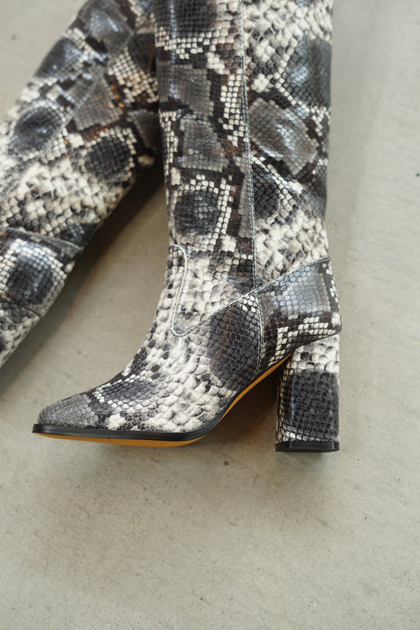 MARYAM NASSIR ZADEH<BR>ARCHIVES<BR><BR>ROMA BOOTS<BR><BR>in COBRA