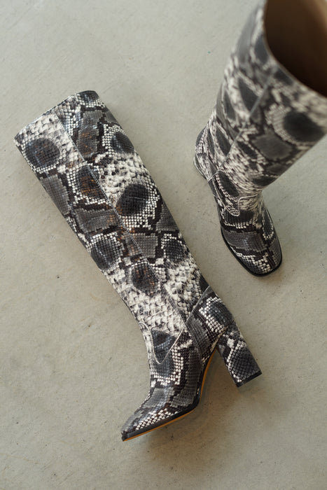 MARYAM NASSIR ZADEH<BR>ARCHIVES<BR><BR>ROMA BOOTS<BR><BR>in COBRA