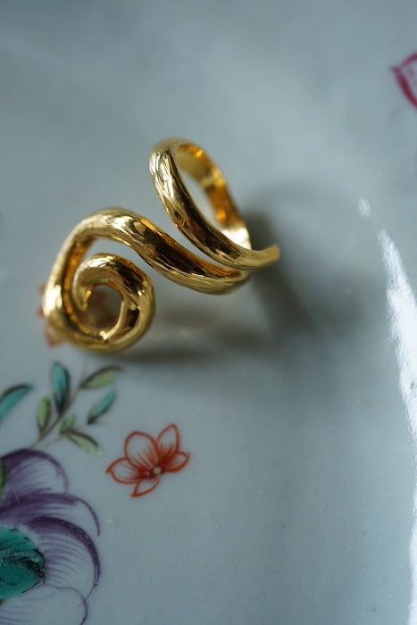 SOPHIE BUHAI<br>GOLD SPIRAL RING