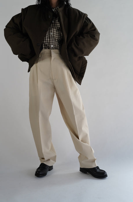CRISTASEYA<br>DOUBLE PLEATED WIDE PANTS<br>in CHALK