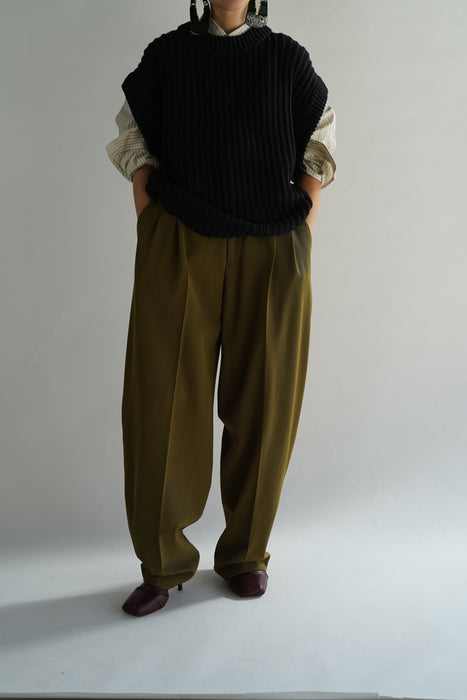 CRISTASEYA<br>DOUBLE PLEATED WIDE PANTS<br>in GOLD KHAKI