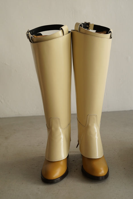 FUMIKA_UCHIDA<BR>SEMI-PATENT RIDDING BOOTS COVER<BR>in SOY